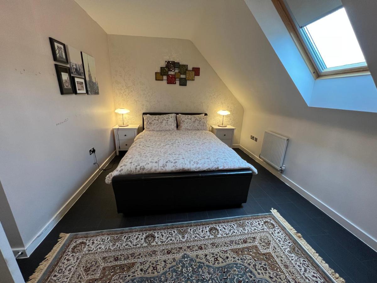 Sheffield City Centre , Free Wifi & Parking - Private Room - Shared House Экстерьер фото
